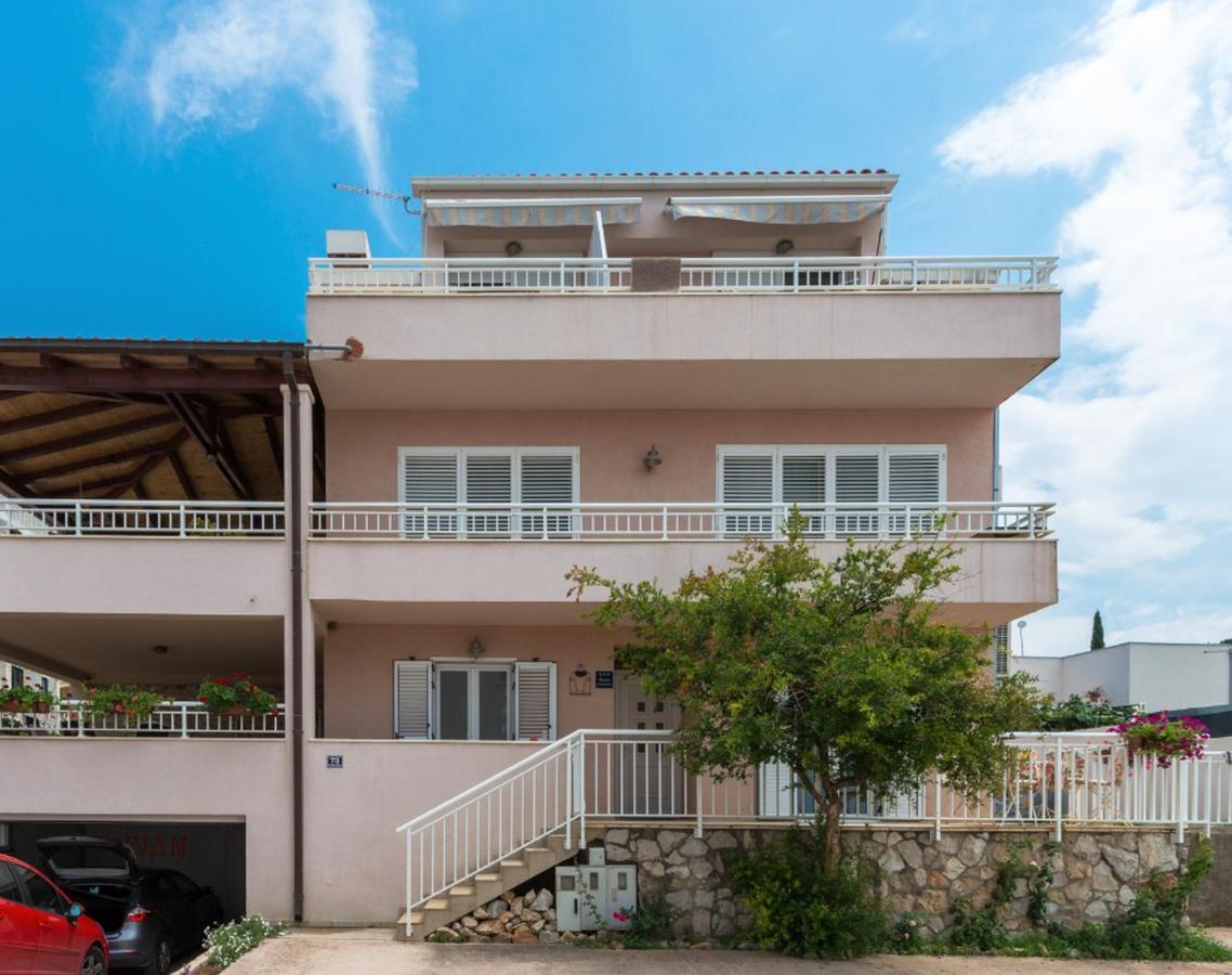 קאבטאט Apartment Semes מראה חיצוני תמונה